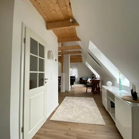 Charmantes Haus Mit Zwei Und Grossem Garten In - Enjoy! *