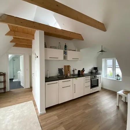 Charmantes Haus Mit Zwei Und Grossem Garten In - Enjoy! *