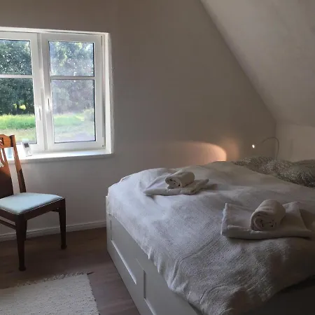 Charmantes Haus Mit Zwei Und Grossem Garten In - Enjoy! Aventoft