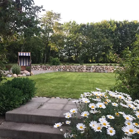 Charmantes Haus Mit Zwei Und Grossem Garten In - Enjoy! * Aventoft