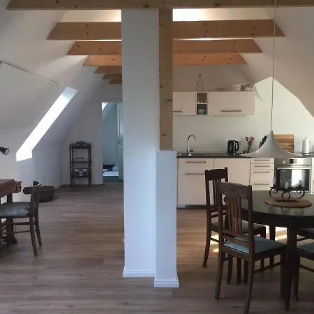 Dom wakacyjny Charmantes Haus Mit Zwei Und Grossem Garten In - Enjoy! *